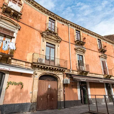 Castle Living Apartamento Catania
