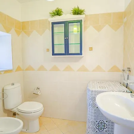 Castle Living * كاتانيا