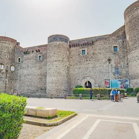 Castle Living *