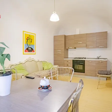 Apartment Castle Living *