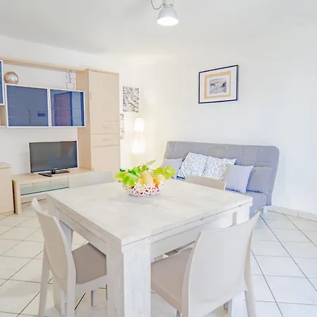 Castle Living * كاتانيا