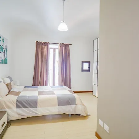 شقة Castle Living