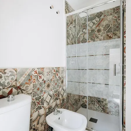 Castle Living * كاتانيا